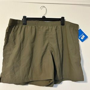 Columbia Shorts Womens 2XL Olive Pockets Casual Hiking 5" Inseam NWT